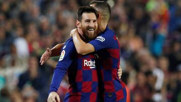 Messi celebra con Jordi Alba uno de los goles del Barcelona.