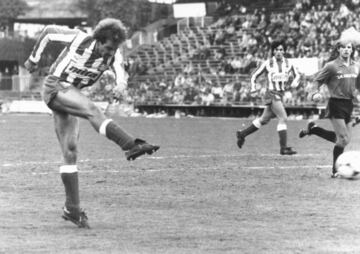 7 de febrero de 1988. El Calderón vivió la mayor goleada de su historia. Fue contra el Mallorca en la jornada 21 de la Liga. Los rojiblancos ganaron 7-0 de la mano de Menotti como entrenador y con Alemao, Parra, Julio Salinas (2), Landáburu, Eusebio y Futre como goleadores.