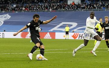 Pere Milla marca el 0-2 al Real Madrid.