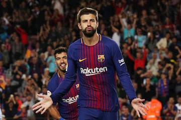 Gerard Pique celebrando el gol 4-0