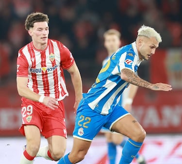 Yeremay revienta al Almería y devuelve la sonrisa al Deportivo