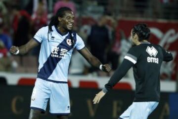 0-1. Manucho celebra el primer tanto.