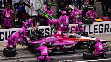 Marcus Ericcson hace una parada durante la Indy 500.