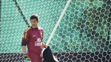 Julio César: "La pelota del Mundial es horrorosa, es de supermercado"