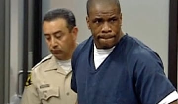 Lawrence Phillips: Un caso similar al de Aaron Hernandez. Philip jugó para varias franquicias de la NFL y NFL Europa. El jugador cumplía un total 32 años por violencia doméstica y asalto con arma. El jugador también decidió suicidarse en la cárcel.
