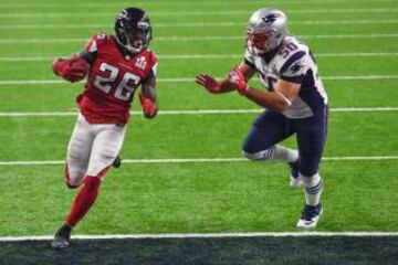 Tevin Coleman anotó un nuevo touchdown para los Falcons que ponía un 28 - 3 en el marcador muy difícil de remontar. El ataque de Atlanta parecía imparable.