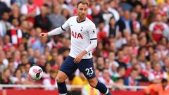 Tottenham Hotspur&#039;s Danish midfielder Christian Eriksen looks for a pass during the English Premier League football match between Arsenal and Tottenham Hotspur at the Emirates Stadium in London on September 1, 2019. (Photo by Ben STANSALL / AFP) / RE