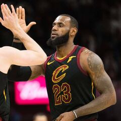 Vuelve Love y LeBron lo celebra con otra bestialidad: 40+12+10