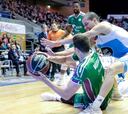 Unicaja remontó 23 puntos a Obradoiro y le noqueó en la prórroga
