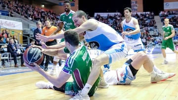 Unicaja remont¨® 23 puntos a Obradoiro y le noque¨® en la pr¨®rroga