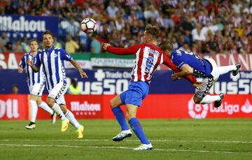 Penalti de Laguardia a Fernando Torres.