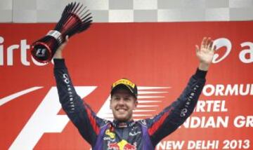 Sebastian Vettel celebrando su décima victoria de la temporada y su cuarto campeonato consecutivo.