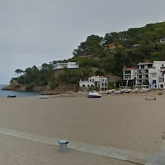 Tragedia en Gerona: muere ahogado un joven mientras colocaba boyas en una playa
