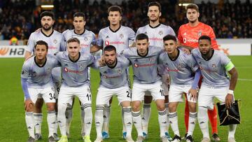 La formación del Besiktas durante el partido de la Europa League contra el Wolverhampton.