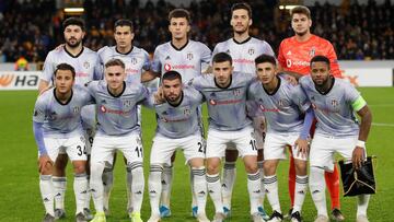 La formaci&oacute;n del Besiktas durante el partido de la Europa League contra el Wolverhampton.