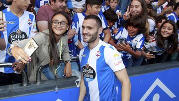 Lucas P&eacute;rez fue el indiscutible protagonista en la presentaci&oacute;n de los fichajes del Depor este jueves.