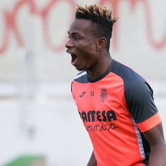 El Liverpool y el Manchester City siguen de cerca a Chukwueze