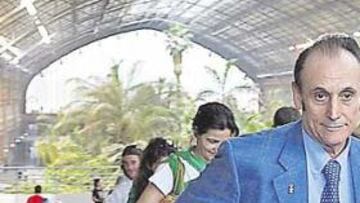 <b>FUTURO. </b>Ruiz de Lopera ya trabaja en el Betis de la próxima temporada sin saber quien será el inquilino del banquillo heliopolitano.