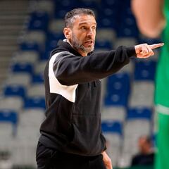 Navarro: “Esto no ha acabado, quedan dos títulos en juego”