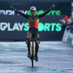 Van Aert hace lo que quiere