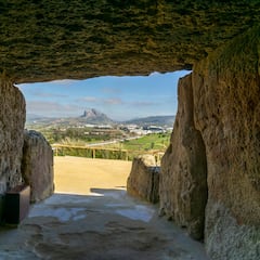 Not blood, not paint: a red stain on a stone turns out to be the world’s oldest fingerprint dating back 43,000 years