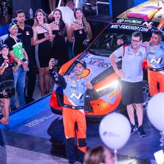 Neuville viene a celebrar el título a casa de Sordo