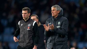VIGO, SPAIN - JANUARY 13: Quique Setien, Head Coach of Villarreal CF reacts during the LaLiga Santander match between RC Celta and Villarreal CF at Estadio Abanca Balaidos on January 13, 2023 in Vigo, Spain. (Photo by Jose Manuel Alvarez/Quality Sport Images/Getty Images)