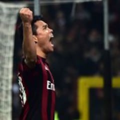 Bacca cumple el sueño de marcar en el clásico de Milán