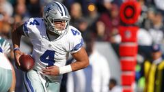 PHILADELPHIA, PA - JANUARY 01: Dak Prescott #4 of the Dallas Cowboys looks to hand the ball off during a game against the Philadelphia Eagles at Lincoln Financial Field on January 1, 2017 in Philadelphia, Pennsylvania.   Rich Schultz/Getty Images/AFP
 == FOR NEWSPAPERS, INTERNET, TELCOS &amp; TELEVISION USE ONLY ==