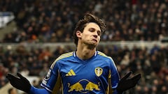 Brenden Aaronson tira la puerta