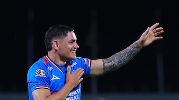 Soccer Football - Liga MX - Cruz Azul v Santos Laguna - Estadio Olimpico Universitario Mexico 1968, Mexico City, Mexico - August 16, 2025 Cruz Azul's Gabriel Fernandez celebrates scoring their third goal REUTERS/Eloisa Sanchez