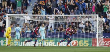 Boateng scores the opening goal for Levante. (1-0)