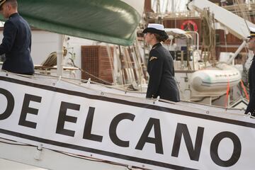 La Princesa de Asturias, Leonor de Borbn, embarca en el buque escuela Juan Sebastin Elcano.