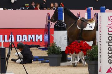 Caída de Cayetano Martínez durante el Madrid Horse Week 2021.