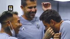El alegre rol de Edu Vargas en el camarín de Atlético Mineiro