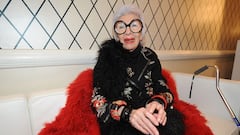 La diseñadora e icono de la moda Iris Apfel ha fallecido a los 102 años, se informó en su perfil de Instagram.