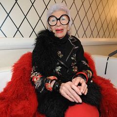 Muere Iris Apfel, icono de la moda, a los 102 años