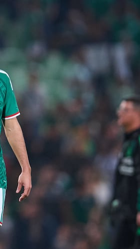 El golpazo de Javier Aguirre a Raúl Jiménez