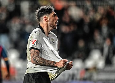 El Burgos volvió a ganar por la mínima, esta vez ante el Huesca y se coloca en puestos de playoff. El tanto fue obra de Fer Niño, golazo. Se internó en el área, hizo un quiebro y le puso la comba perfecta para que resultara imparable.