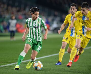 Cuando todo indicaba que el juvenil sería traspasado al Ajax, llegó el Betis para llevarse al atacante mexicano en la cifra que el América lo tasó.