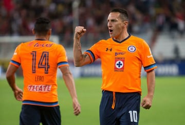 En el Clausura 2016, el tercer uniforme del Cruz Azul fue naranja... ¿Cruz AZUL de naranja?