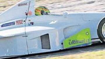 <b>GRANDES SENSACIONES. </b>El monoplaza con chasis de carbono y motor BMW se revela como un excelente coche de aprendizaje.