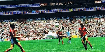 El 15 de junio, Manuel Negrete, jugador de la Selección Mexicana, anotó el gol “más bello” de la XIII Copa Mundial de Futbol, los aficionados mexicanos ovacionaron la anotación, misma que pasó a la historia.