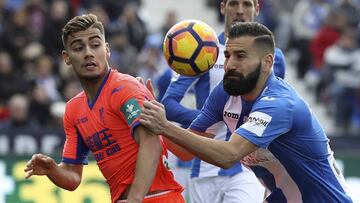 El defensa griego del Legan&eacute;s Dimitrios Siovas contra el Granada.