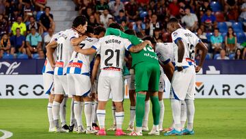 La plantilla, ante el Levante.