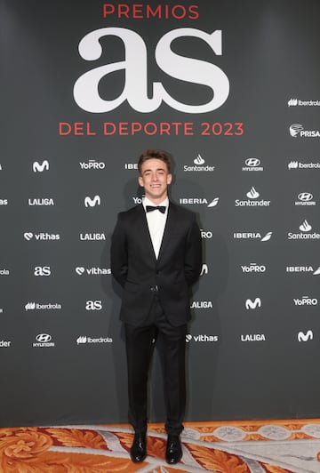 Pedro, campeon del mundo de Moto2, posa en el photocall de los Premios AS del Deporte 2023.