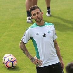Rubén Castro, baja de última hora en el Betis ante el Depor