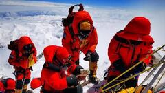 Nepal y China anunciarán este martes la altura del Everest
