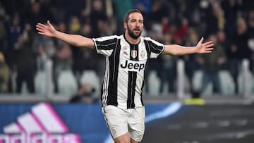 El delantero argentino de la Juventus, Gonzalo Higua&iacute;n, durante un partido.