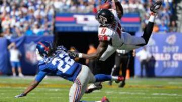 Julio Jones tuvo otra actuación monstruosa en la victoria de los Falcons sobre los Giants.